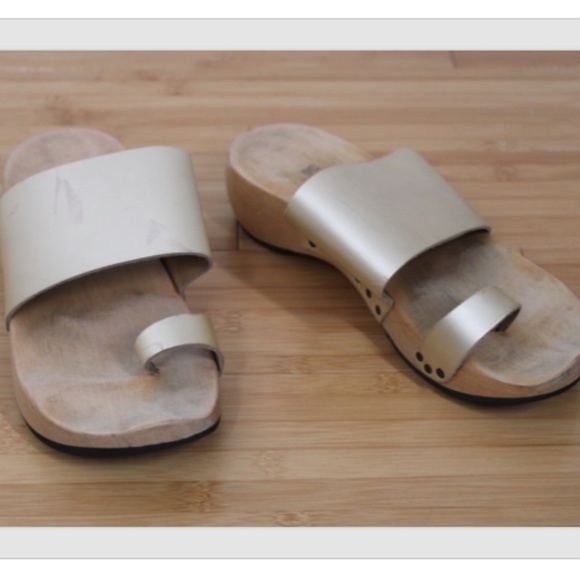 Trippen 36 Zen F Gold Leather Wood Toe Loop Slides Sandals - Picture 1 of 8
